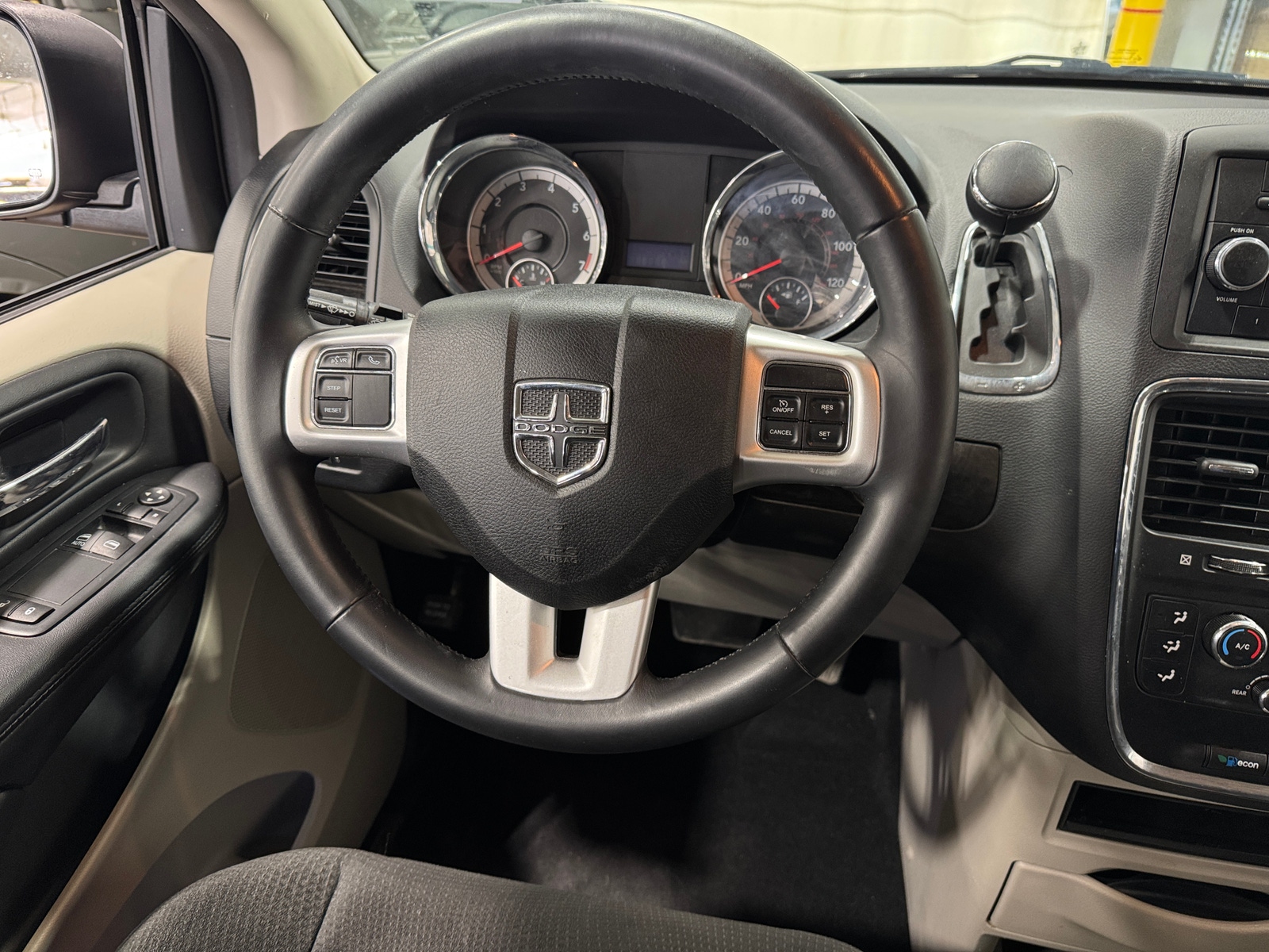Thumbnail: 2016 Dodge Grand Caravan - 5