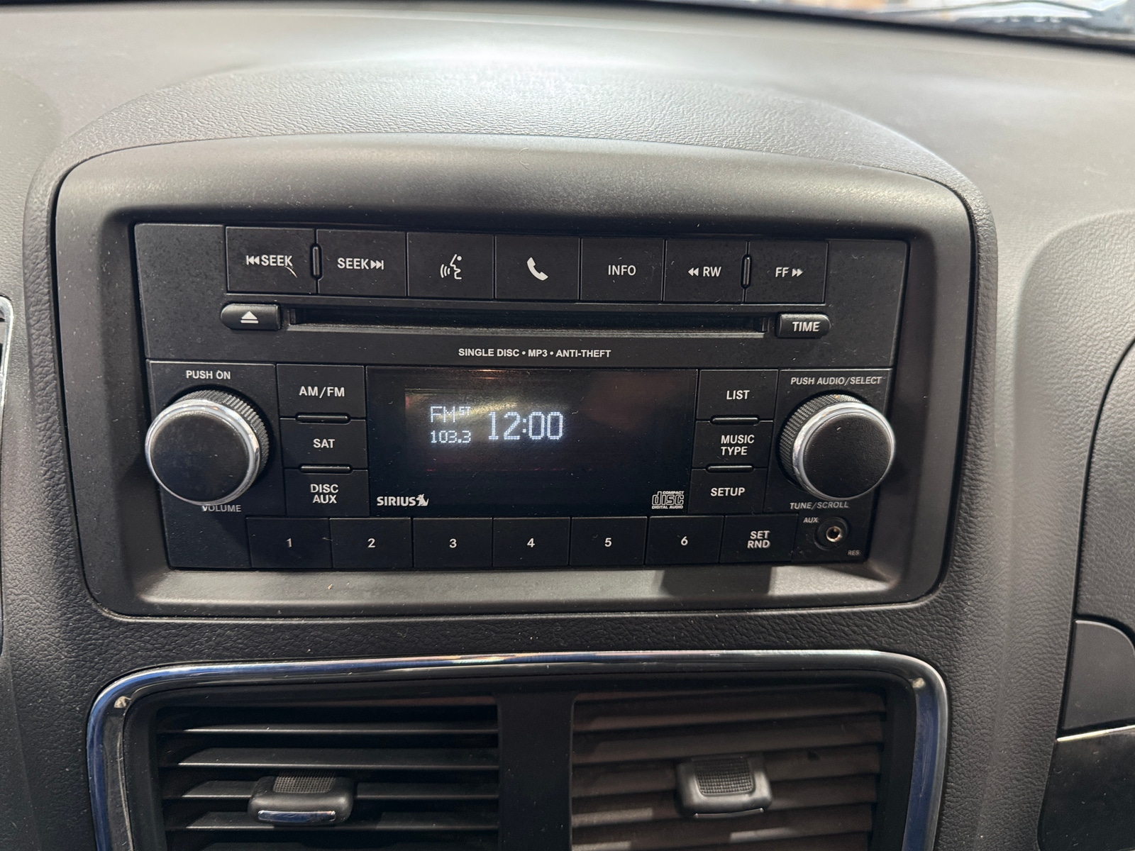 Thumbnail: 2016 Dodge Grand Caravan - 4