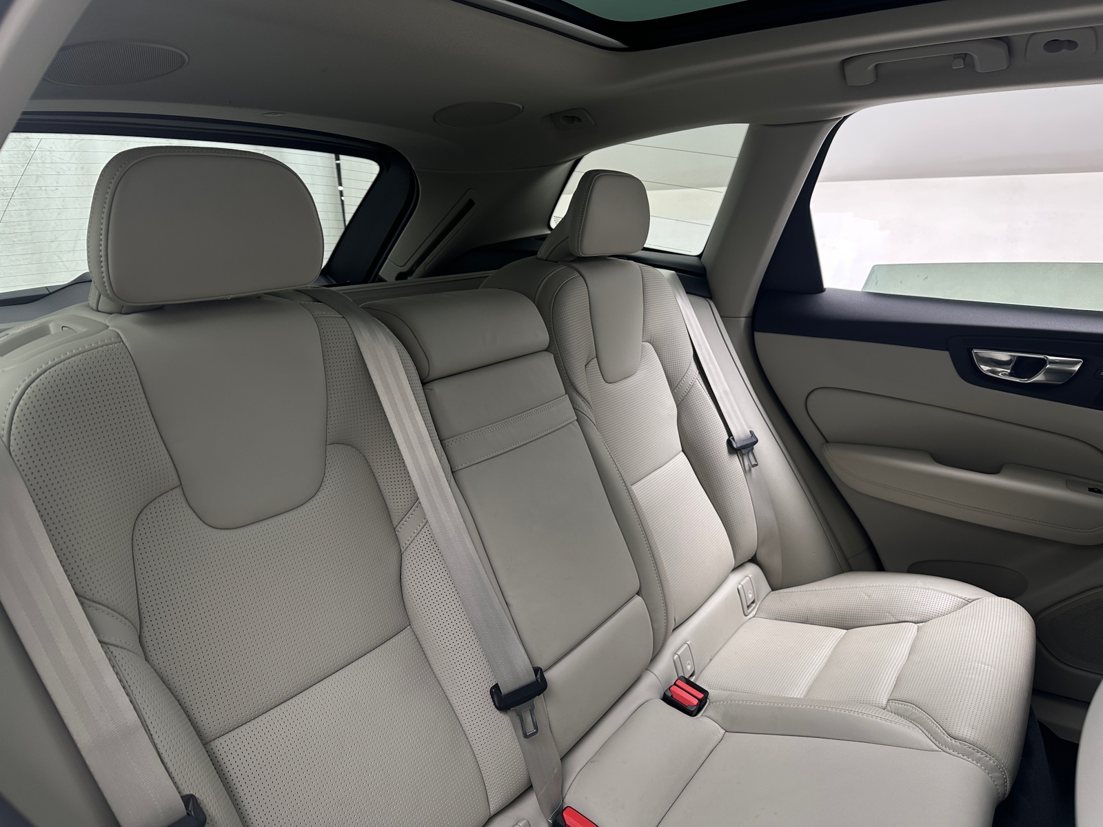 Thumbnail: 2021 Volvo XC60 - 5