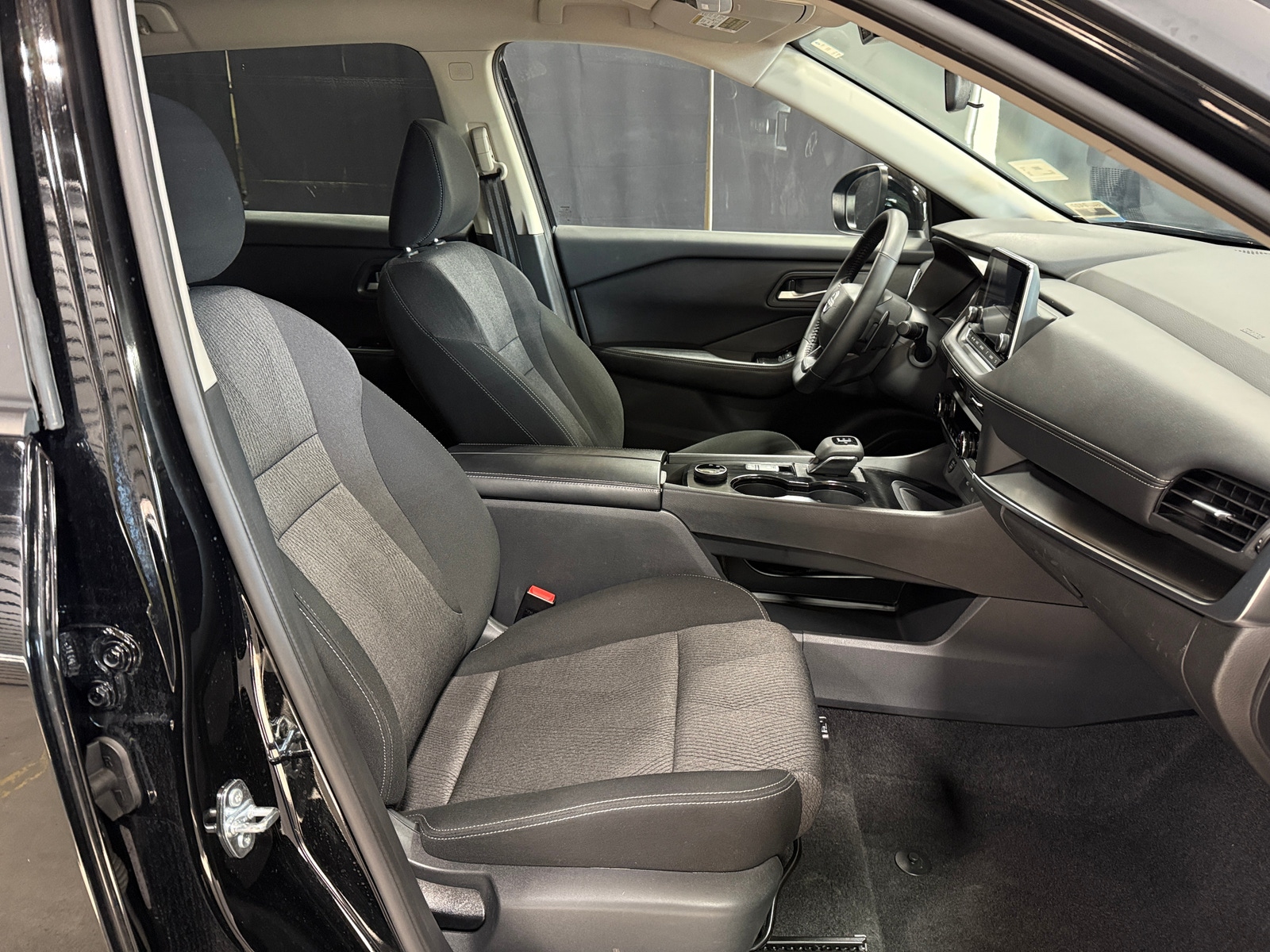 Thumbnail: 2025 Nissan Rogue - 2