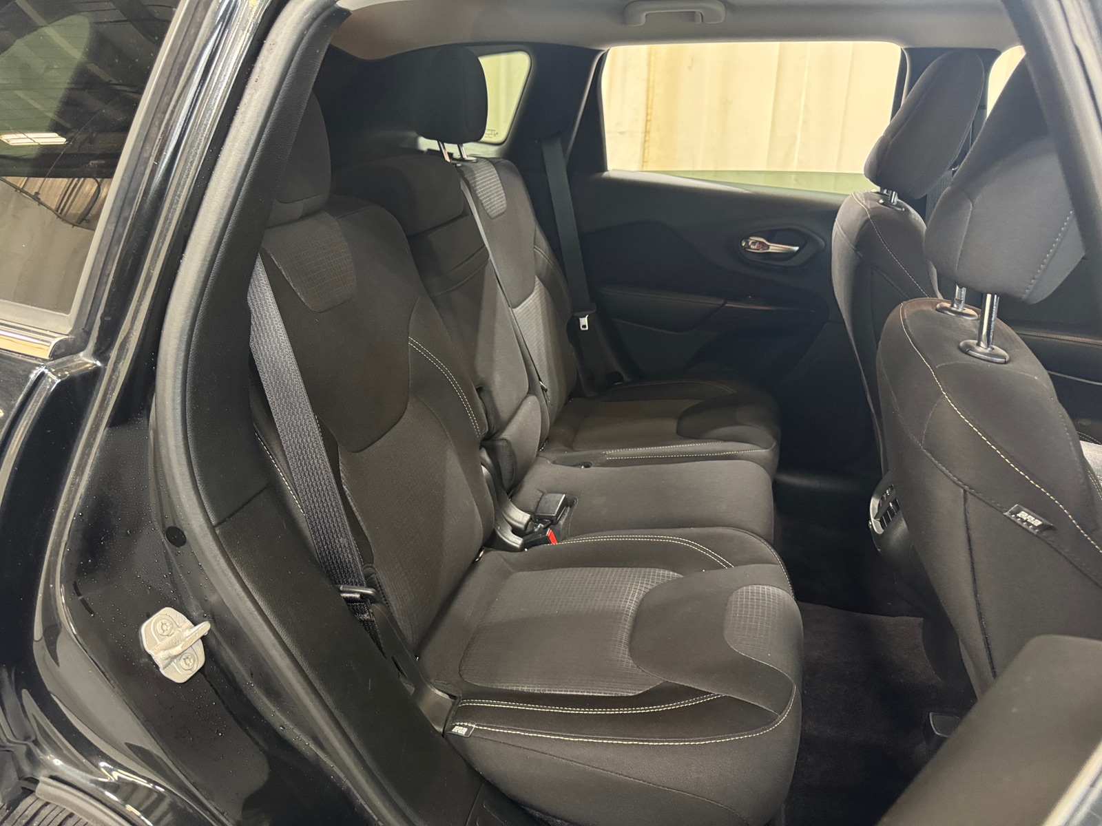 Thumbnail: 2016 Jeep Cherokee - 6