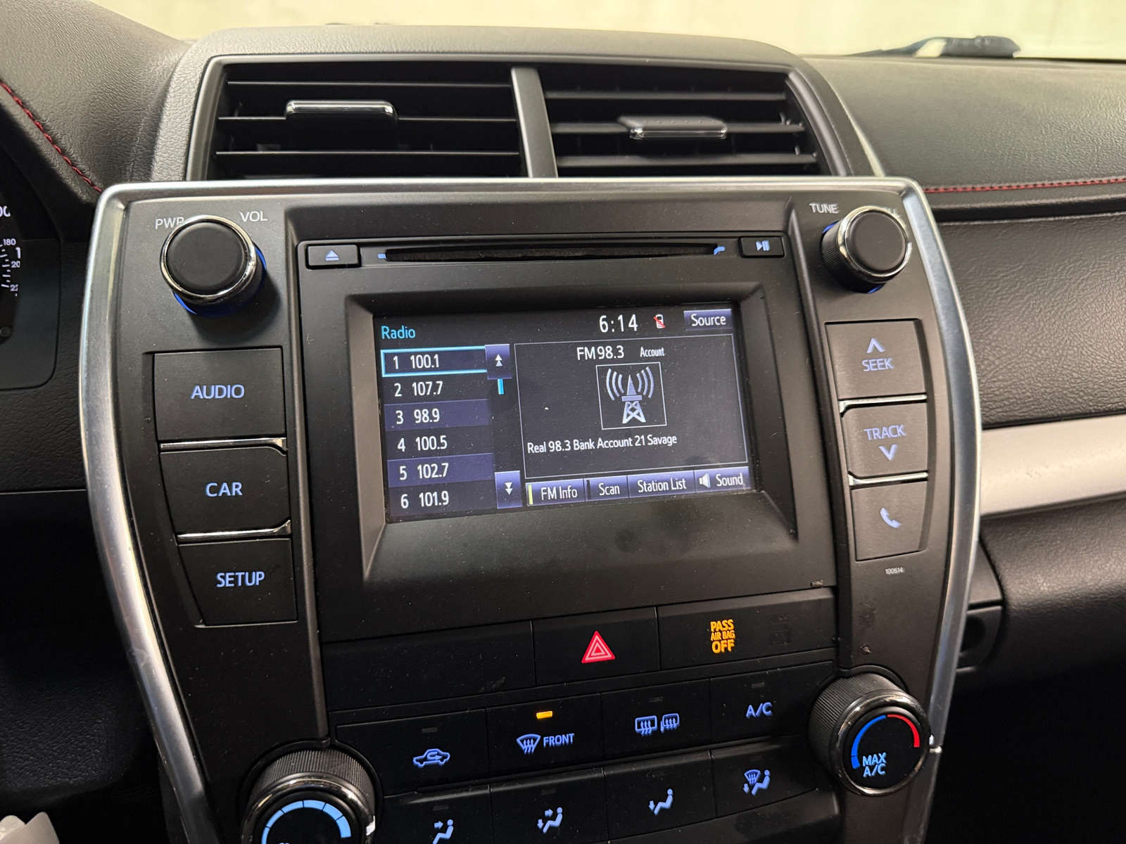 Thumbnail: 2017 Toyota Camry - 4