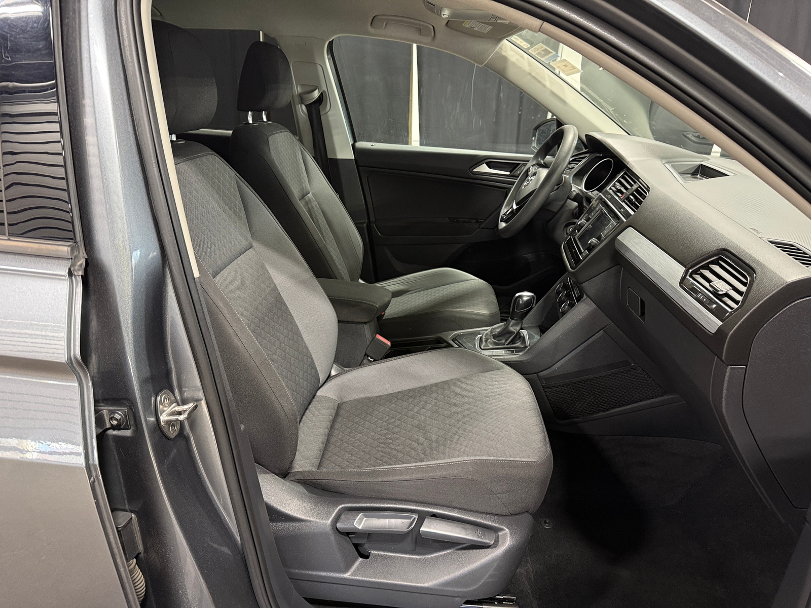 Thumbnail: 2019 Volkswagen Tiguan - 2