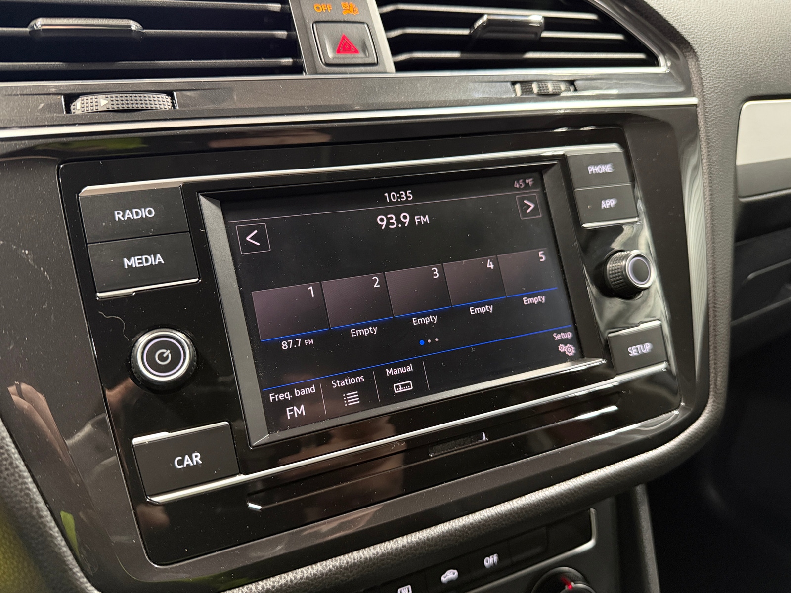 Thumbnail: 2019 Volkswagen Tiguan - 4