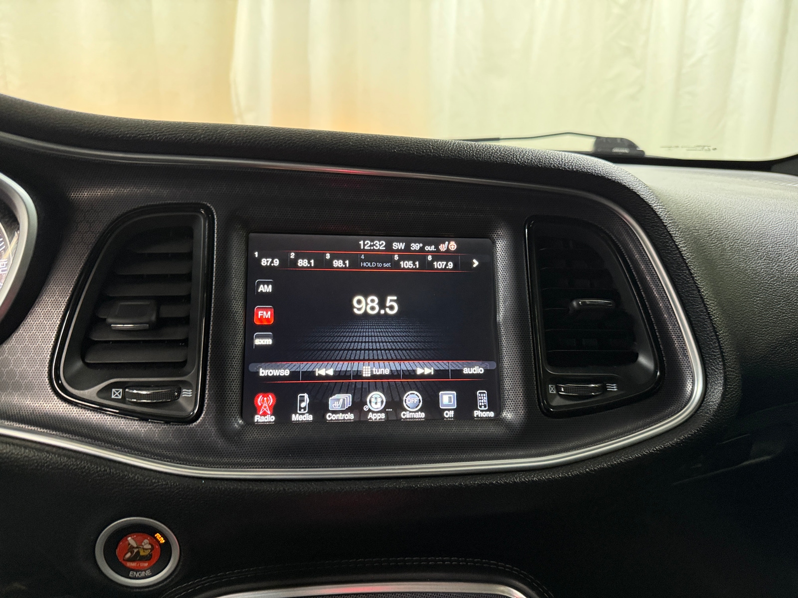 Thumbnail: 2015 Dodge Challenger - 4