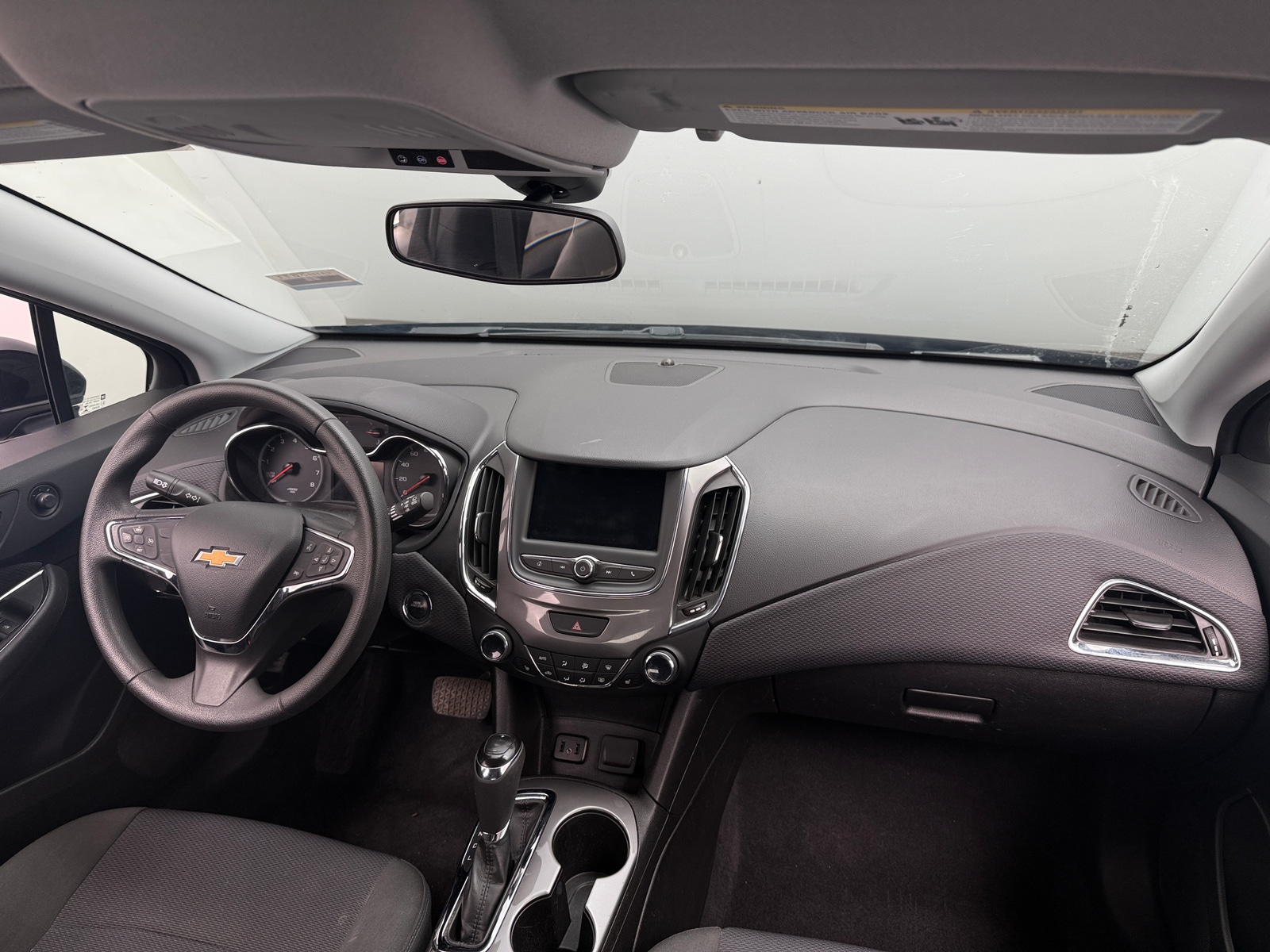 Thumbnail: 2019 Chevrolet Cruze - 3