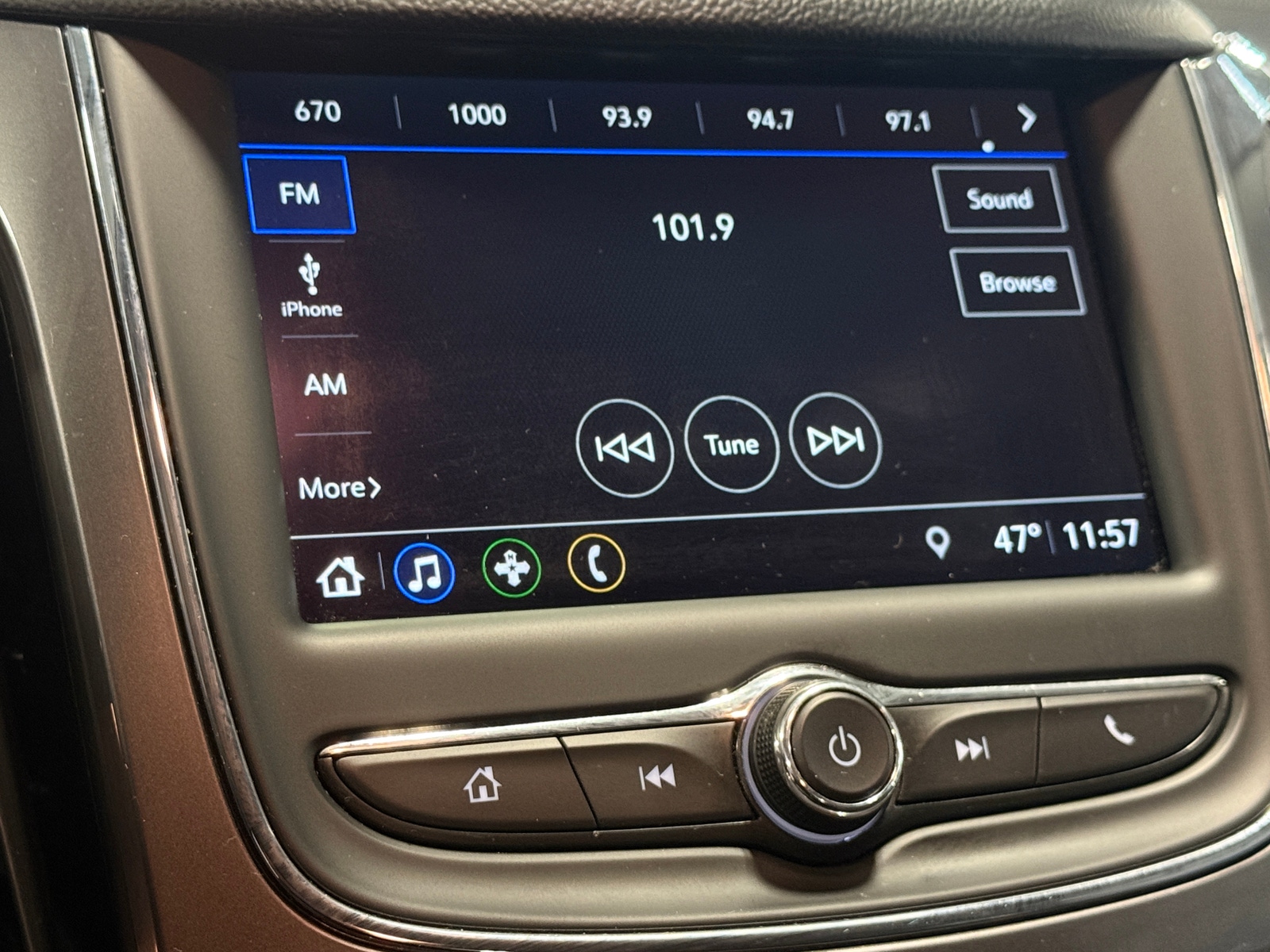 Thumbnail: 2019 Chevrolet Cruze - 4