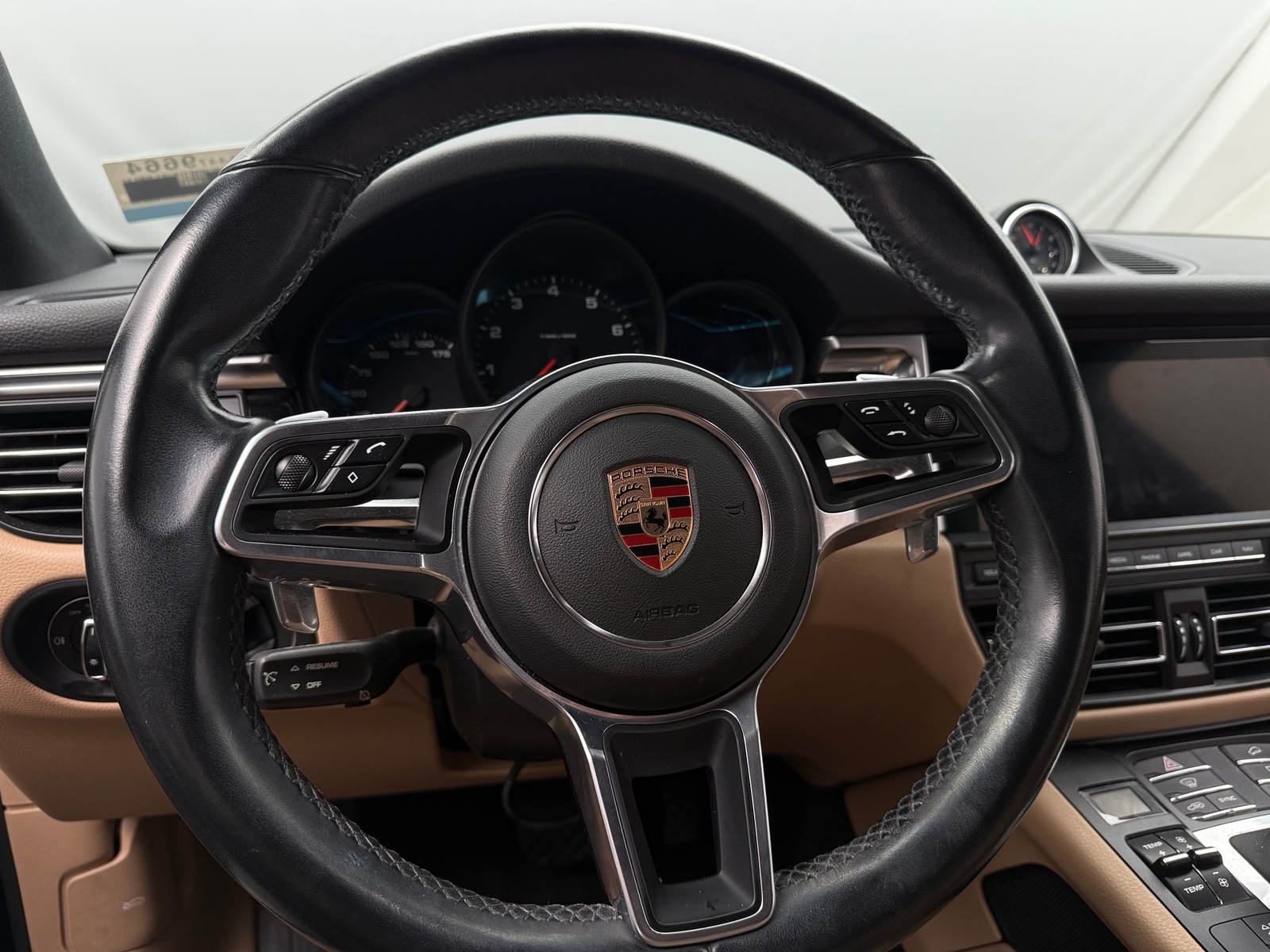 Thumbnail: 2019 Porsche Macan - 4