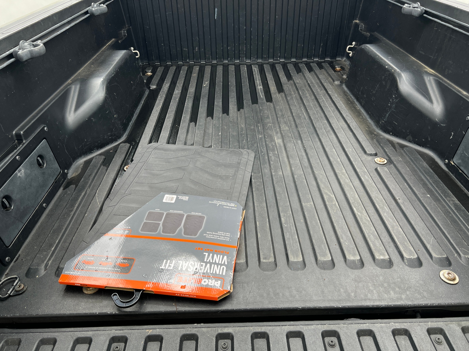 Thumbnail: 2017 Toyota Tacoma - 7