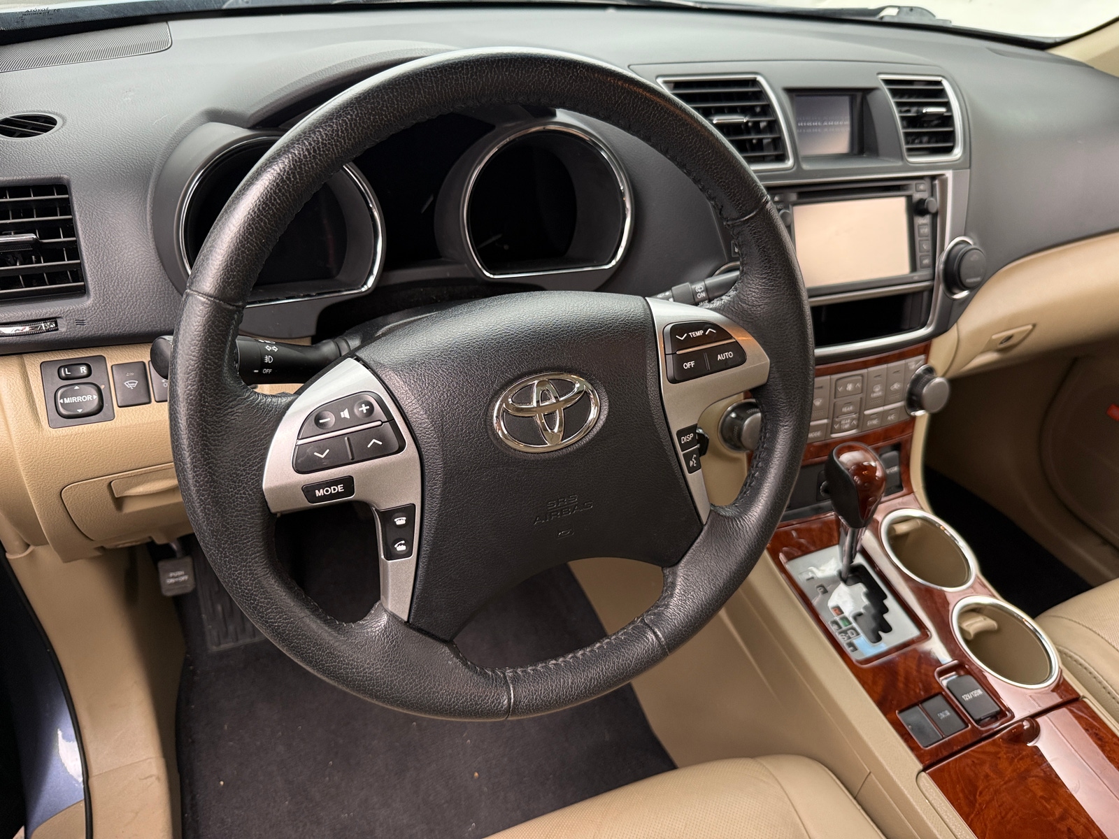 Thumbnail: 2013 Toyota Highlander - 4