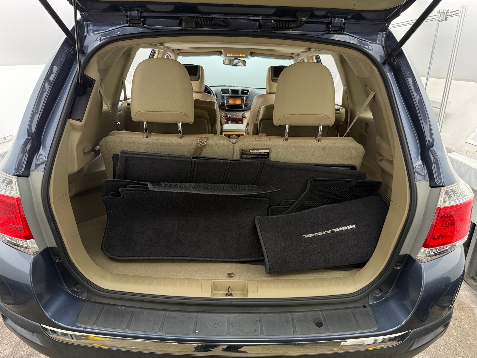 Thumbnail: 2013 Toyota Highlander - 6