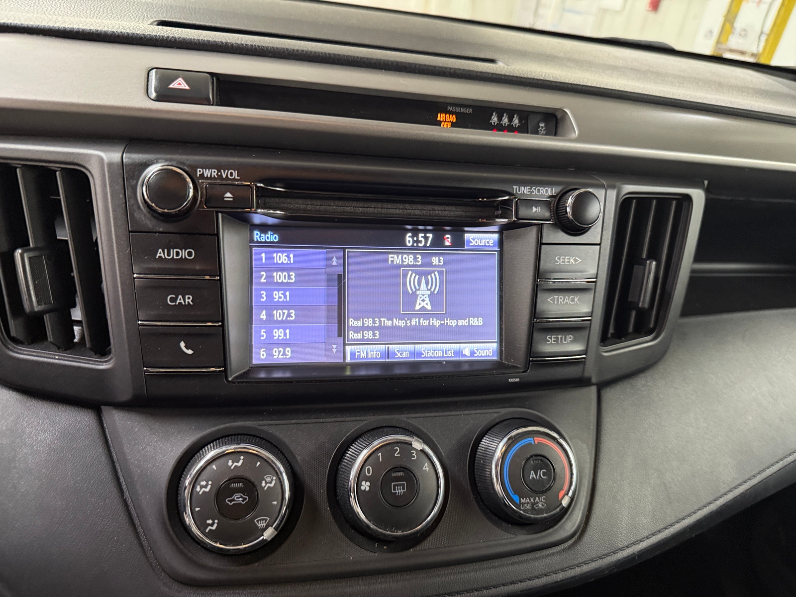 Thumbnail: 2018 Toyota RAV4 - 4