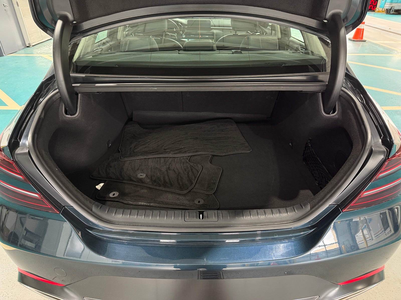 Thumbnail: 2025 Genesis G70 - 6