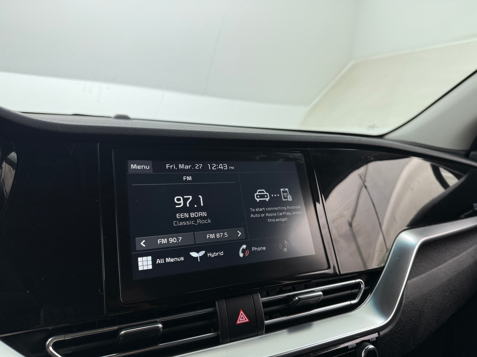 Thumbnail: 2022 Kia Niro - 4