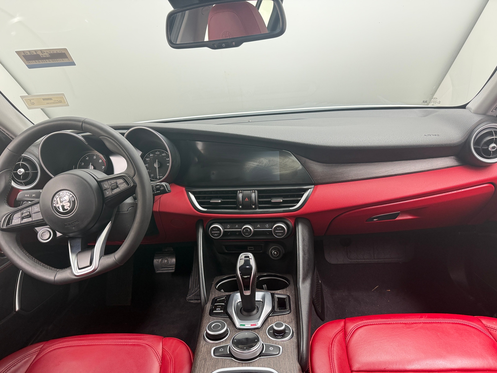 Thumbnail: 2021 Alfa Romeo Giulia - 2