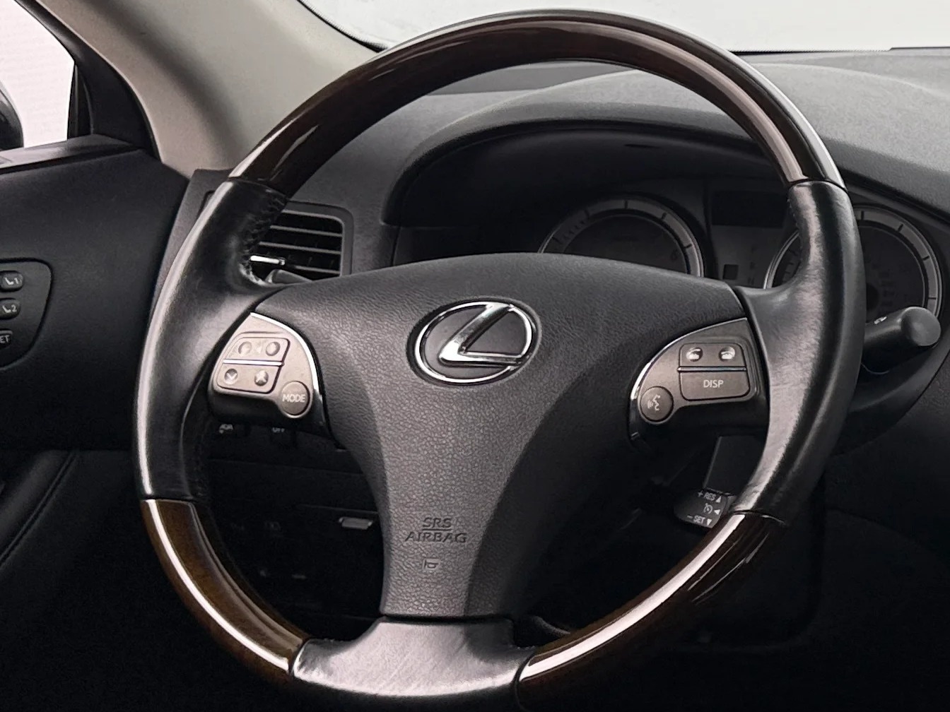 Thumbnail: 2011 Lexus ES - 4