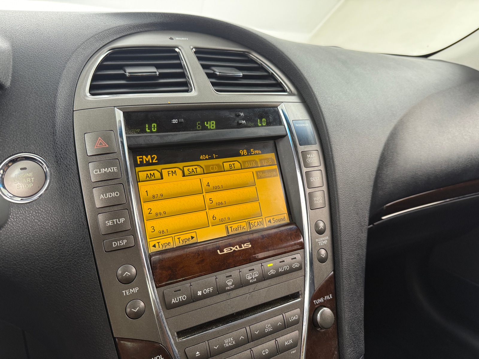 Thumbnail: 2011 Lexus ES - 3