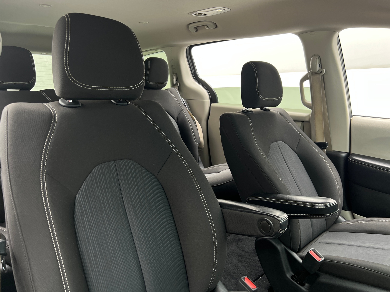 Thumbnail: 2020 Chrysler Voyager - 2