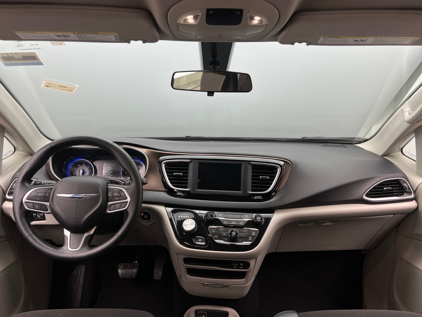 Thumbnail: 2020 Chrysler Voyager - 3