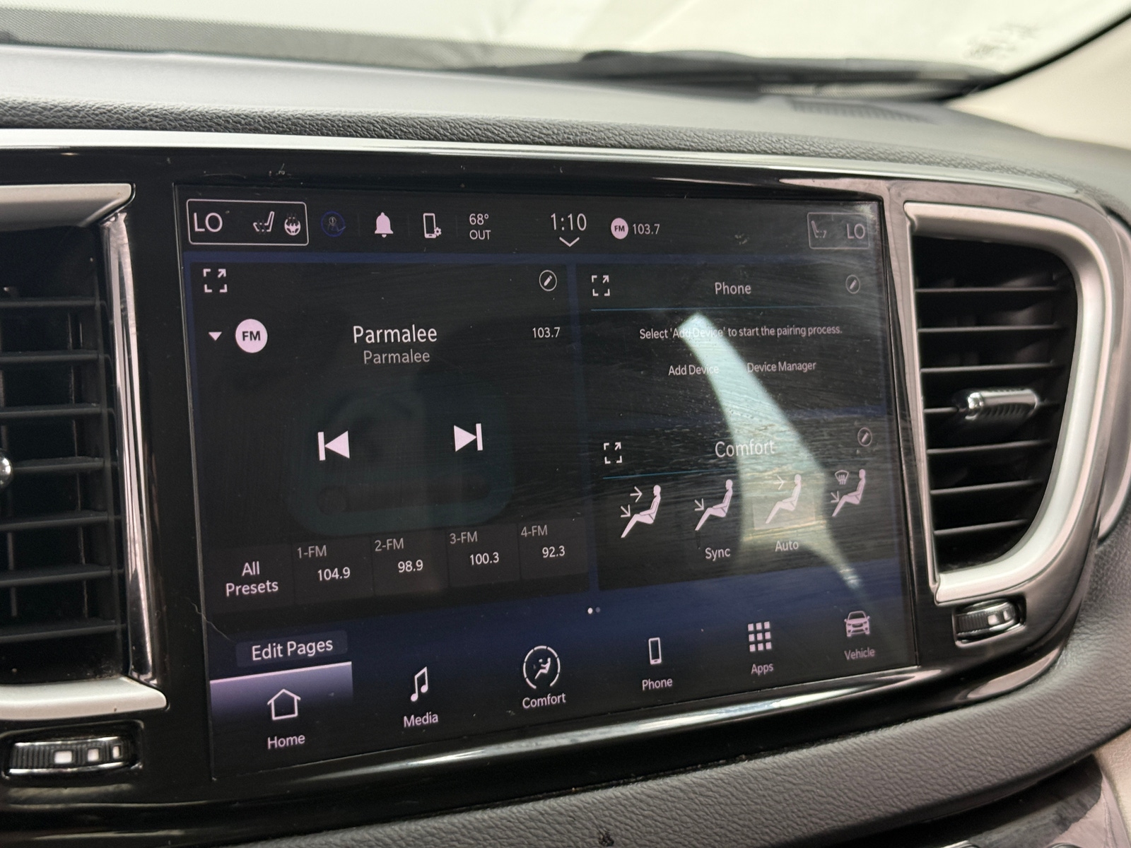 Thumbnail: 2022 Chrysler Pacifica - 3