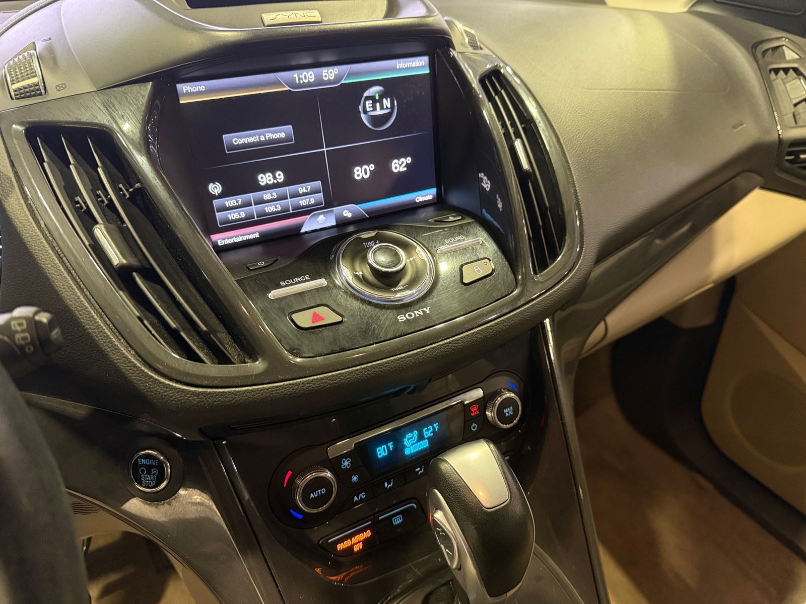 Thumbnail: 2015 Ford Escape - 3