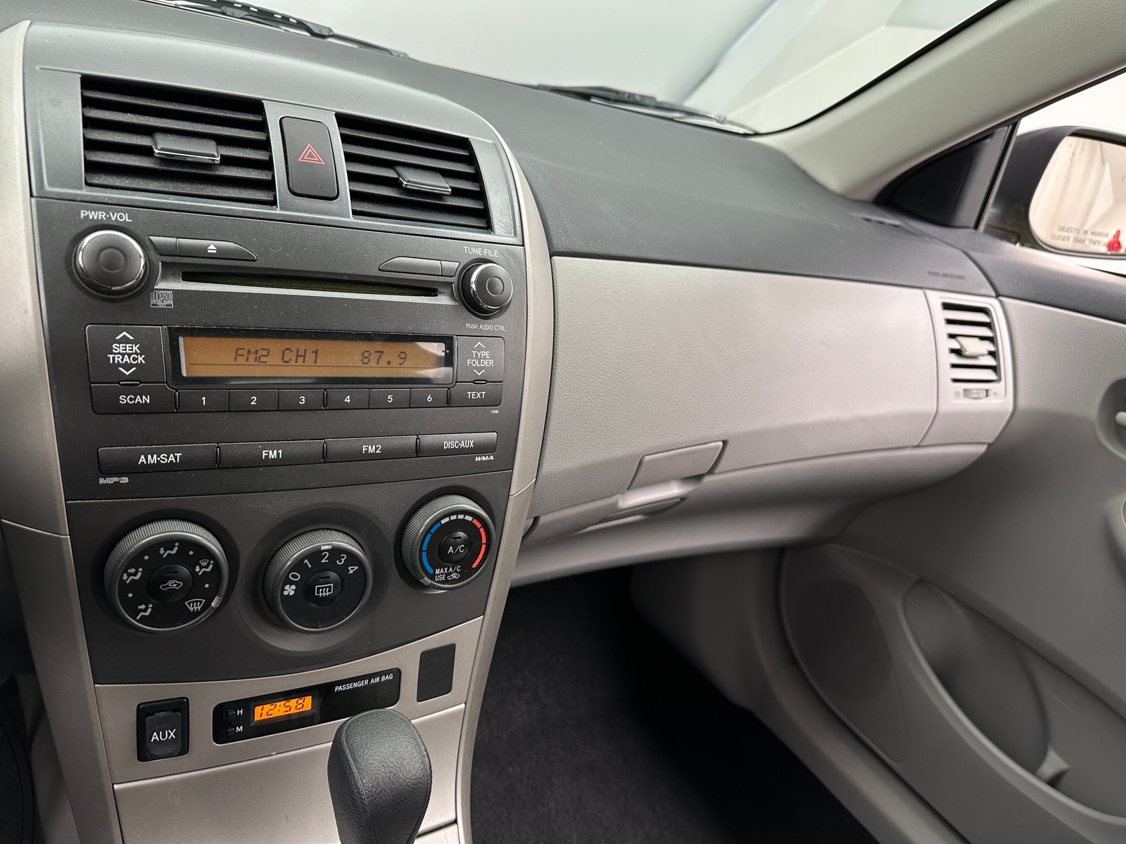 Thumbnail: 2011 Toyota Corolla - 4