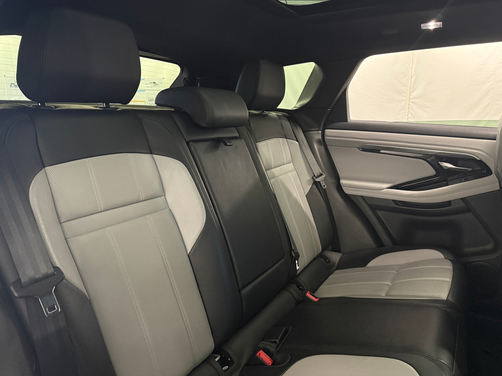 Thumbnail: 2022 Land Rover Range Rover Evoque - 5