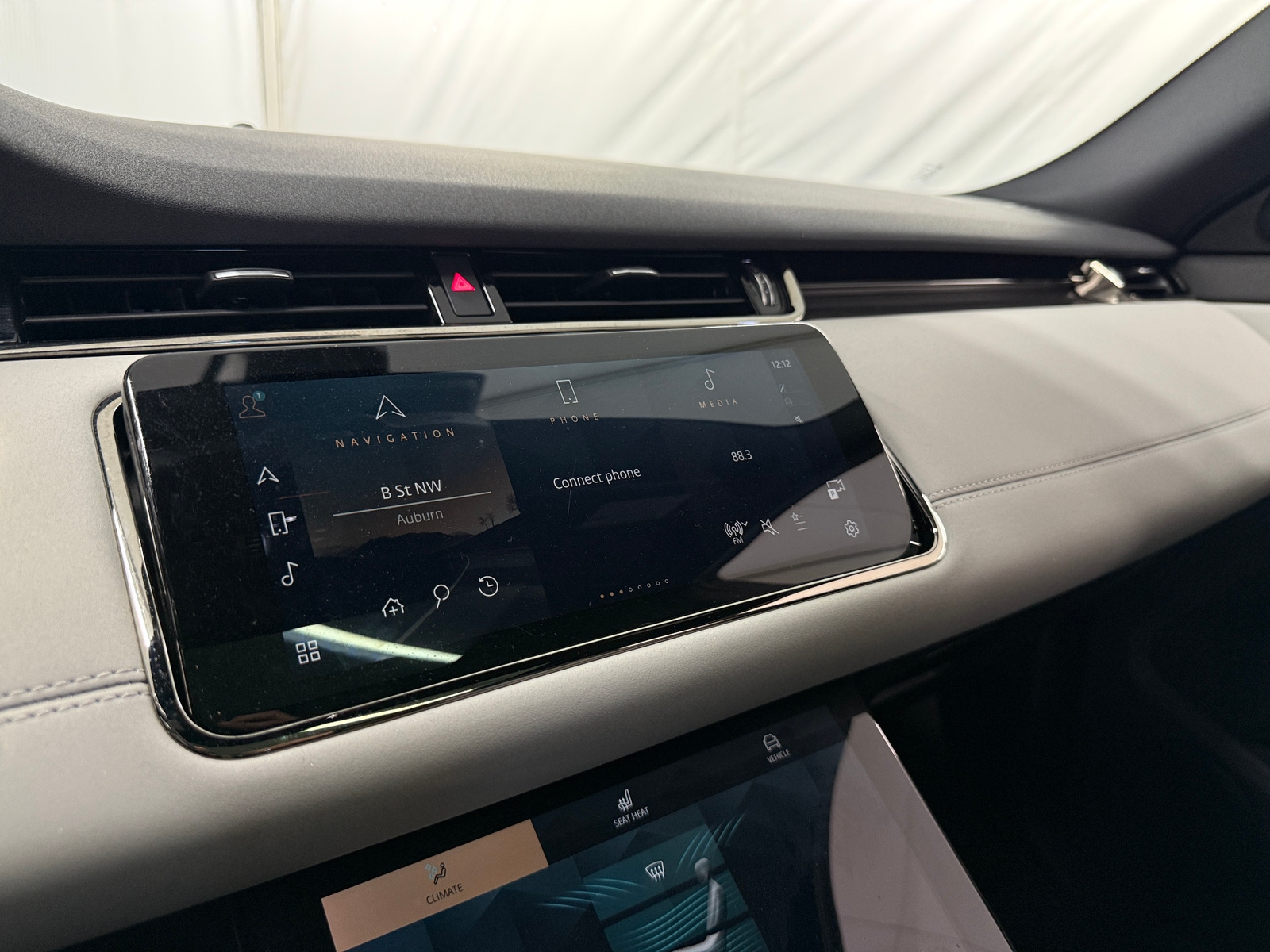 Thumbnail: 2022 Land Rover Range Rover Evoque - 3