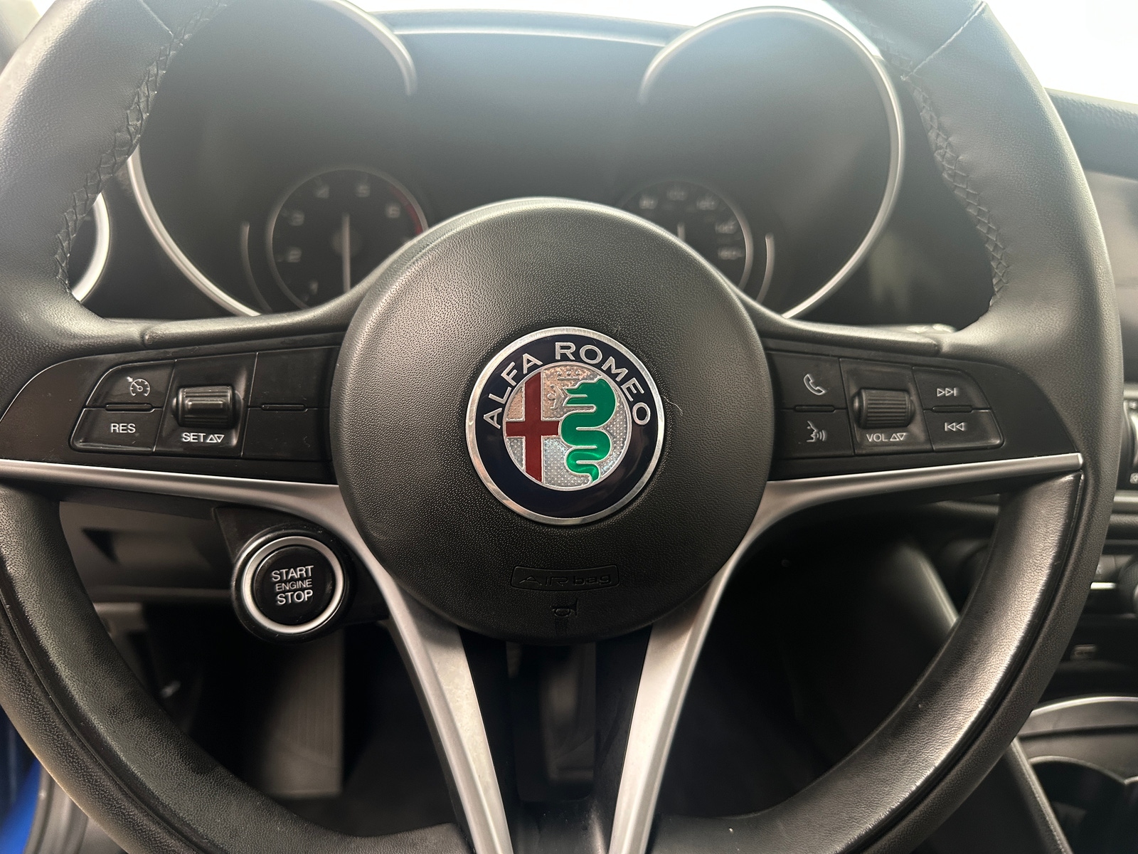 Thumbnail: 2019 Alfa Romeo Giulia - 4