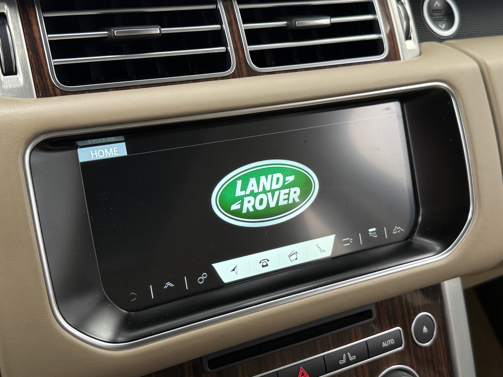 Thumbnail: 2017 Land Rover Range Rover - 3