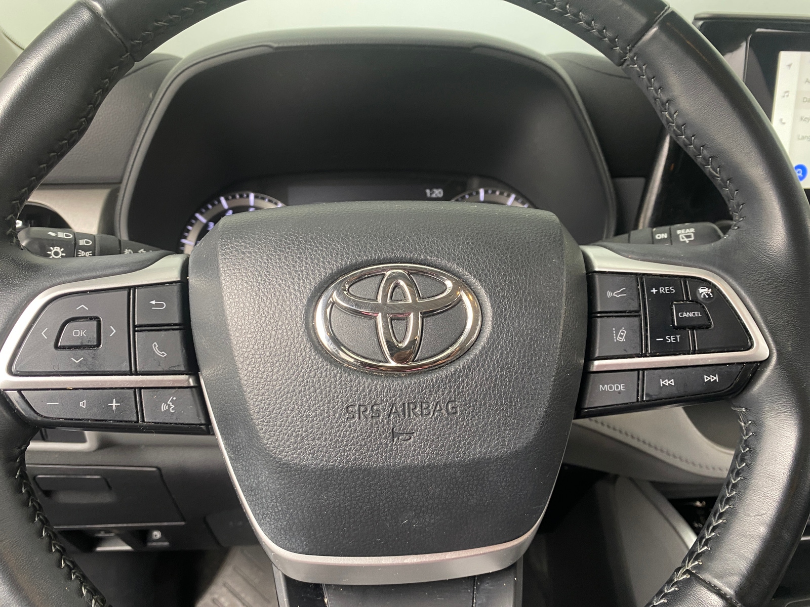 Thumbnail: 2023 Toyota Highlander - 5