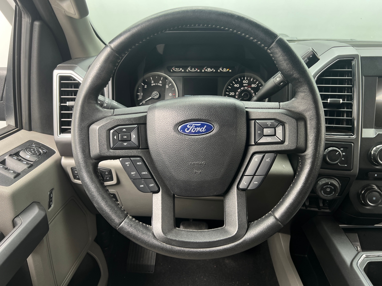 Thumbnail: 2018 Ford Econoline - 5