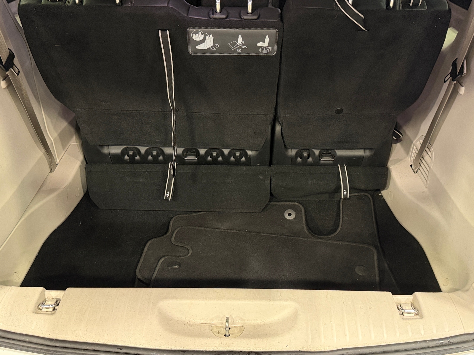 Thumbnail: 2020 Chrysler Pacifica - 6