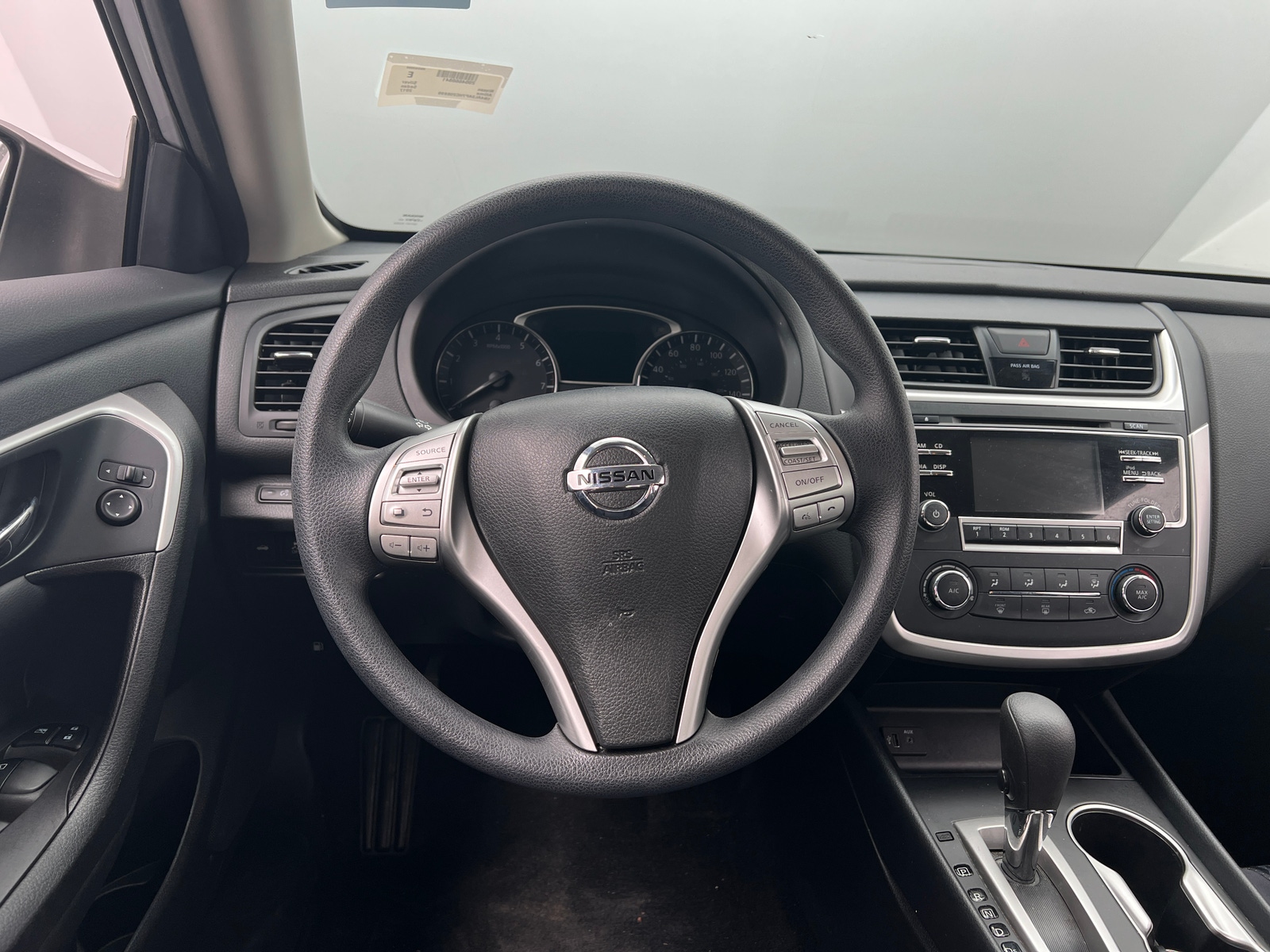 Thumbnail: 2017 Nissan Altima - 5