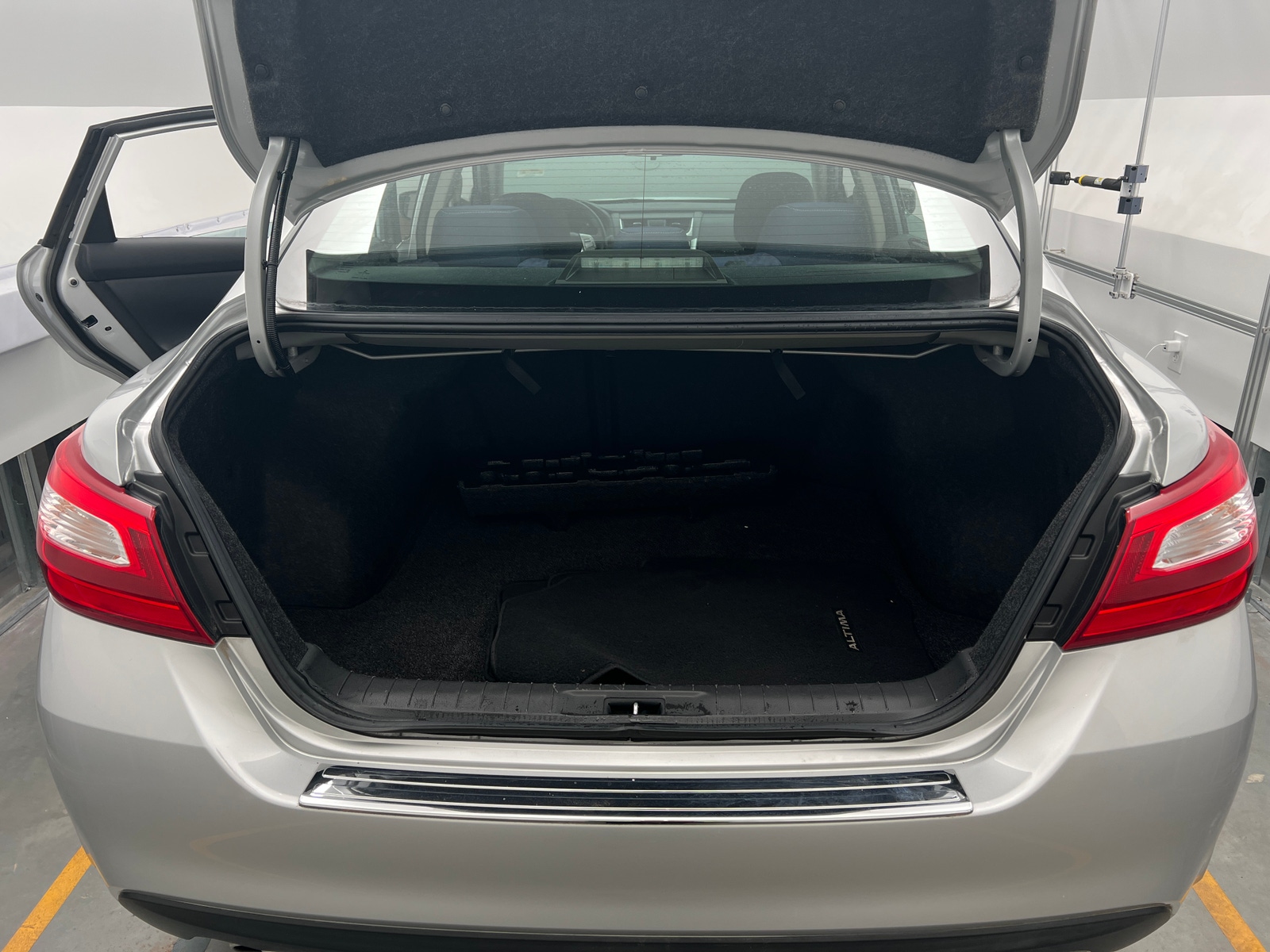 Thumbnail: 2017 Nissan Altima - 7