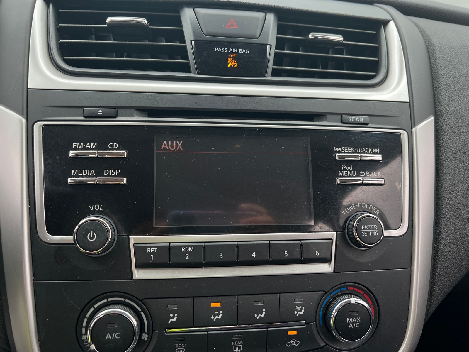 Thumbnail: 2017 Nissan Altima - 4