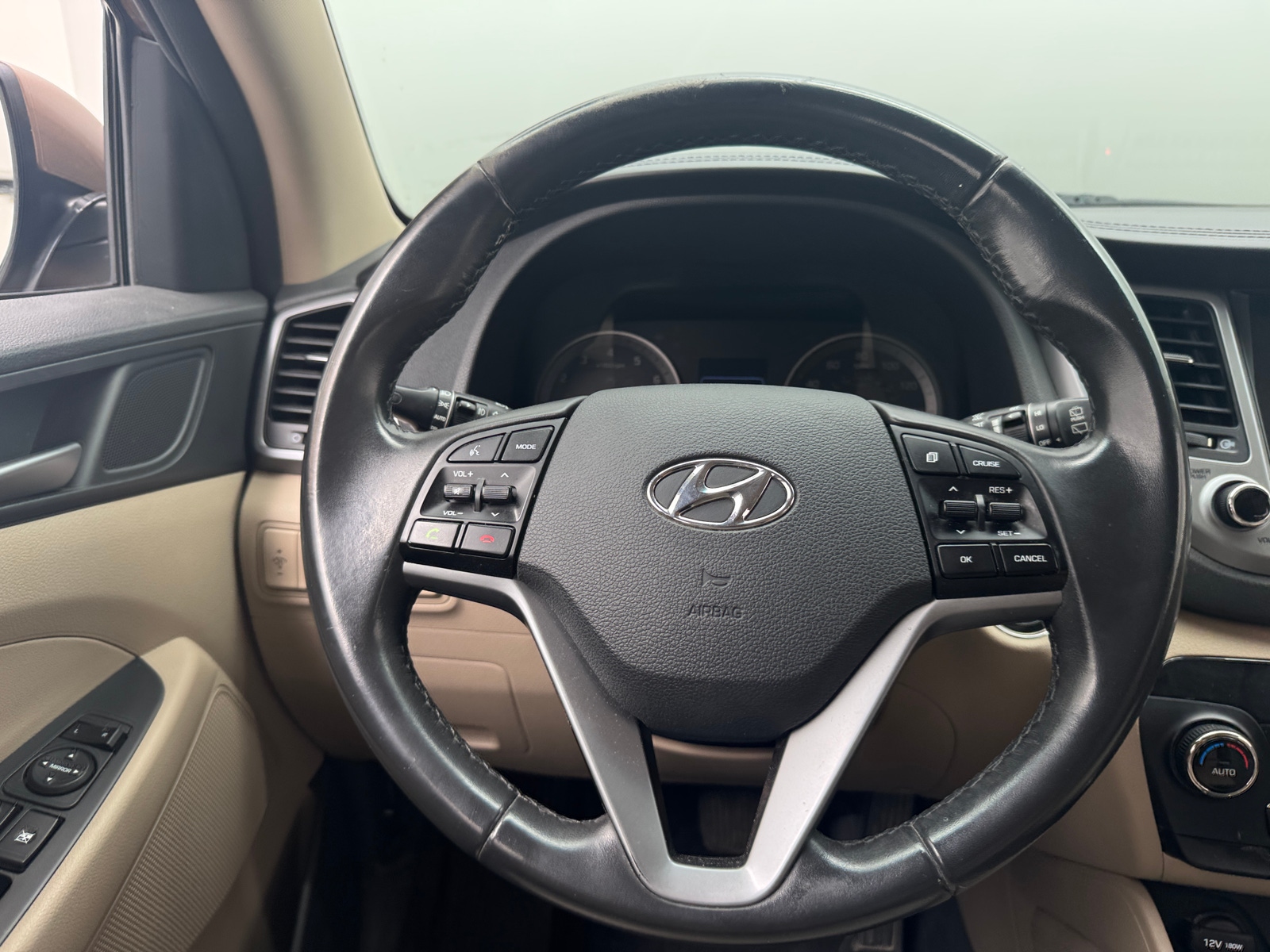 Thumbnail: 2016 Hyundai Tucson - 4