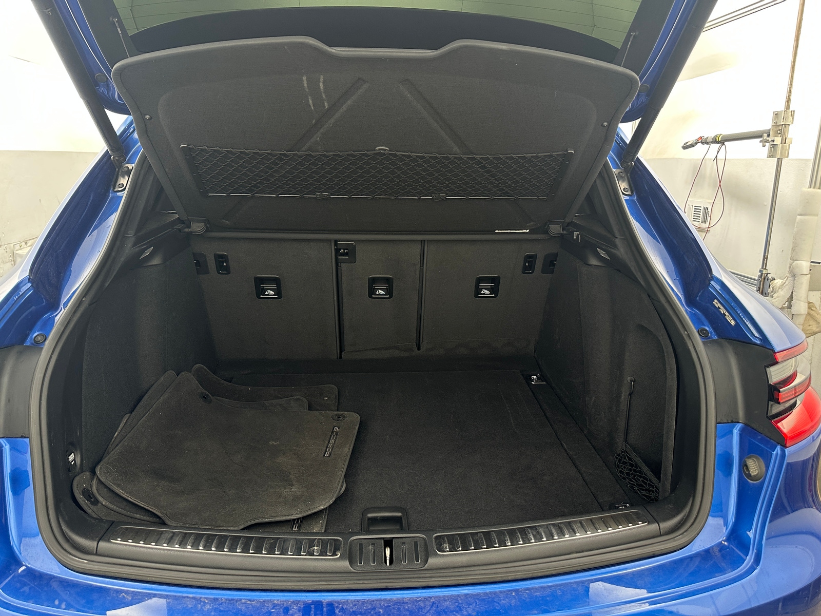 Thumbnail: 2017 Porsche Macan - 6