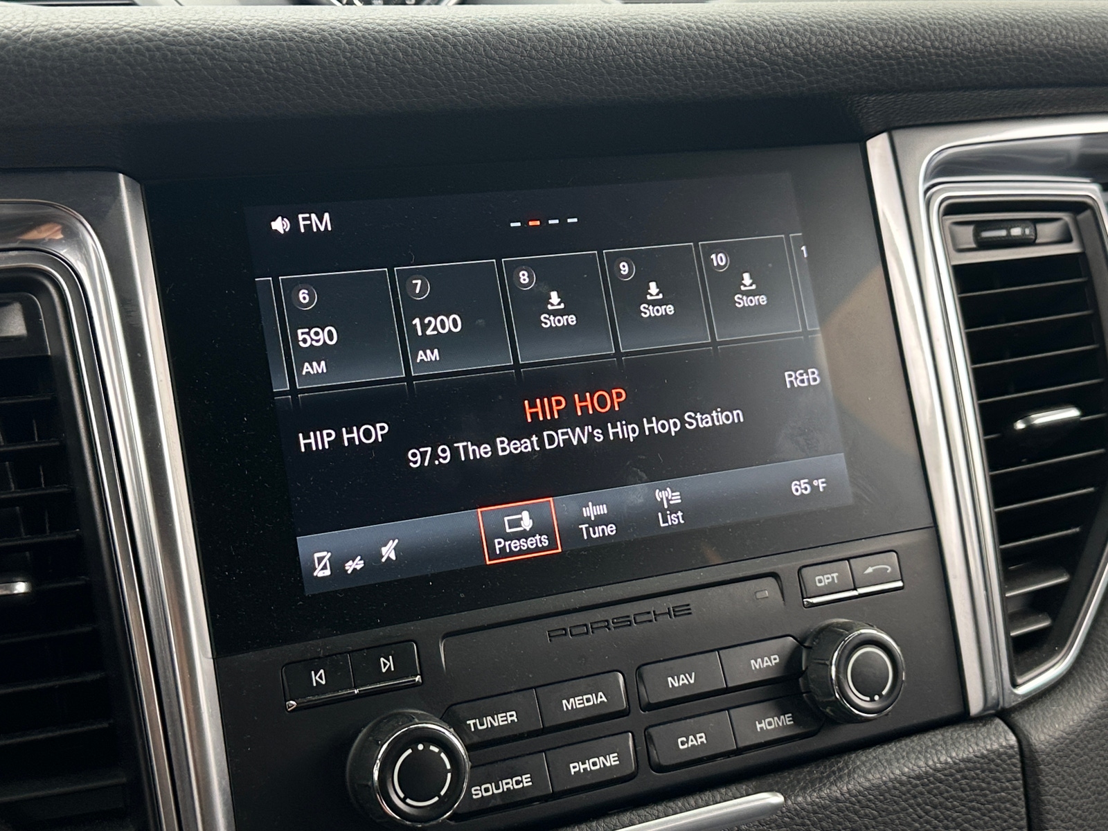 Thumbnail: 2017 Porsche Macan - 3