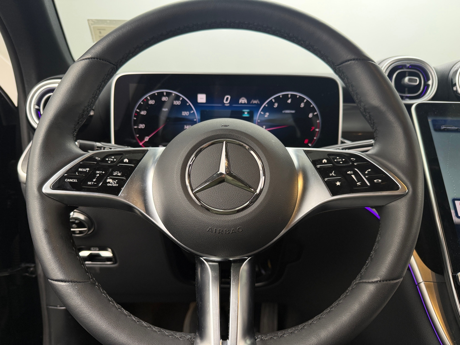 Thumbnail: 2025 Mercedes-Benz GLC - 4