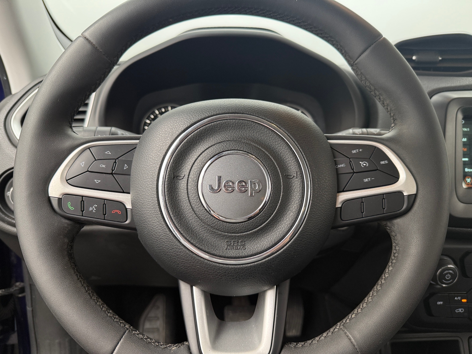 Thumbnail: 2018 Jeep Renegade - 5