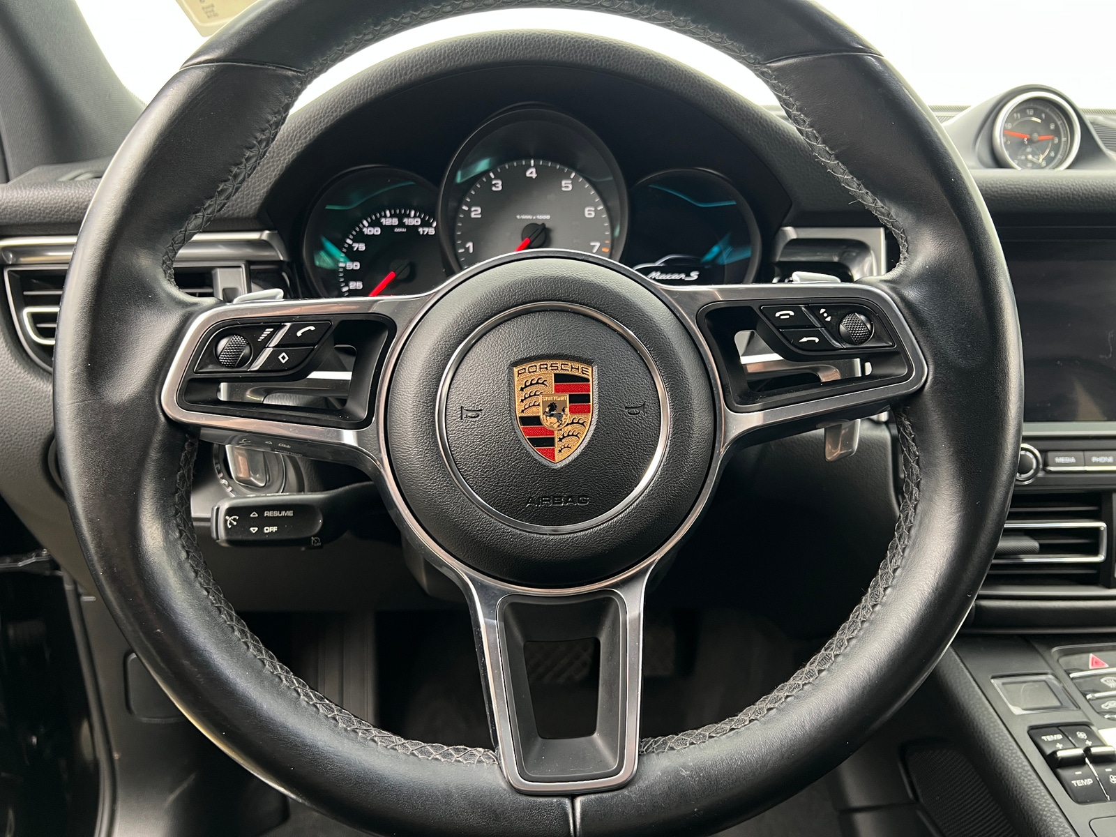 Thumbnail: 2019 Porsche Macan - 4