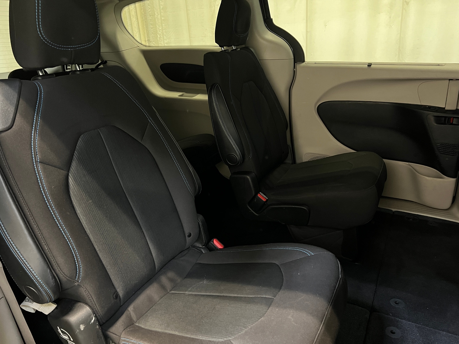 Thumbnail: 2021 Chrysler Pacifica - 6