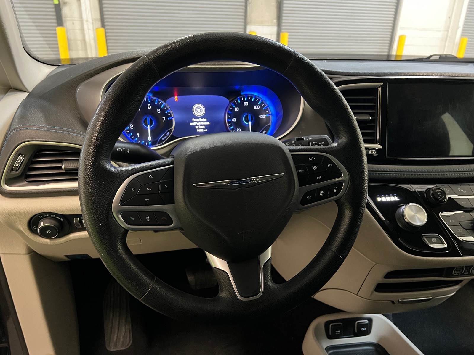 Thumbnail: 2021 Chrysler Pacifica - 5