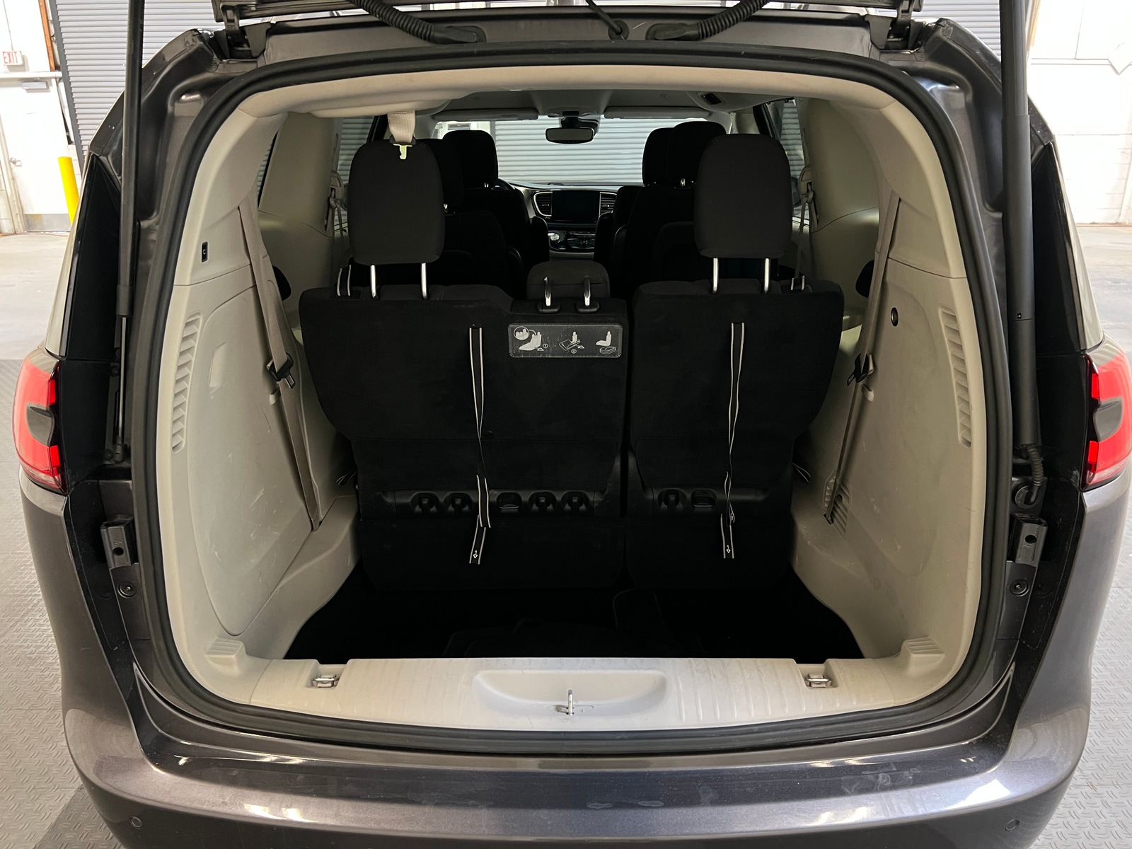 Thumbnail: 2021 Chrysler Pacifica - 7