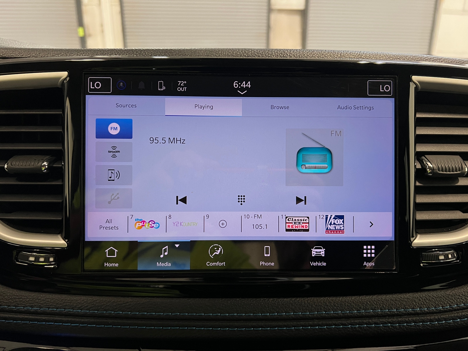 Thumbnail: 2021 Chrysler Pacifica - 4