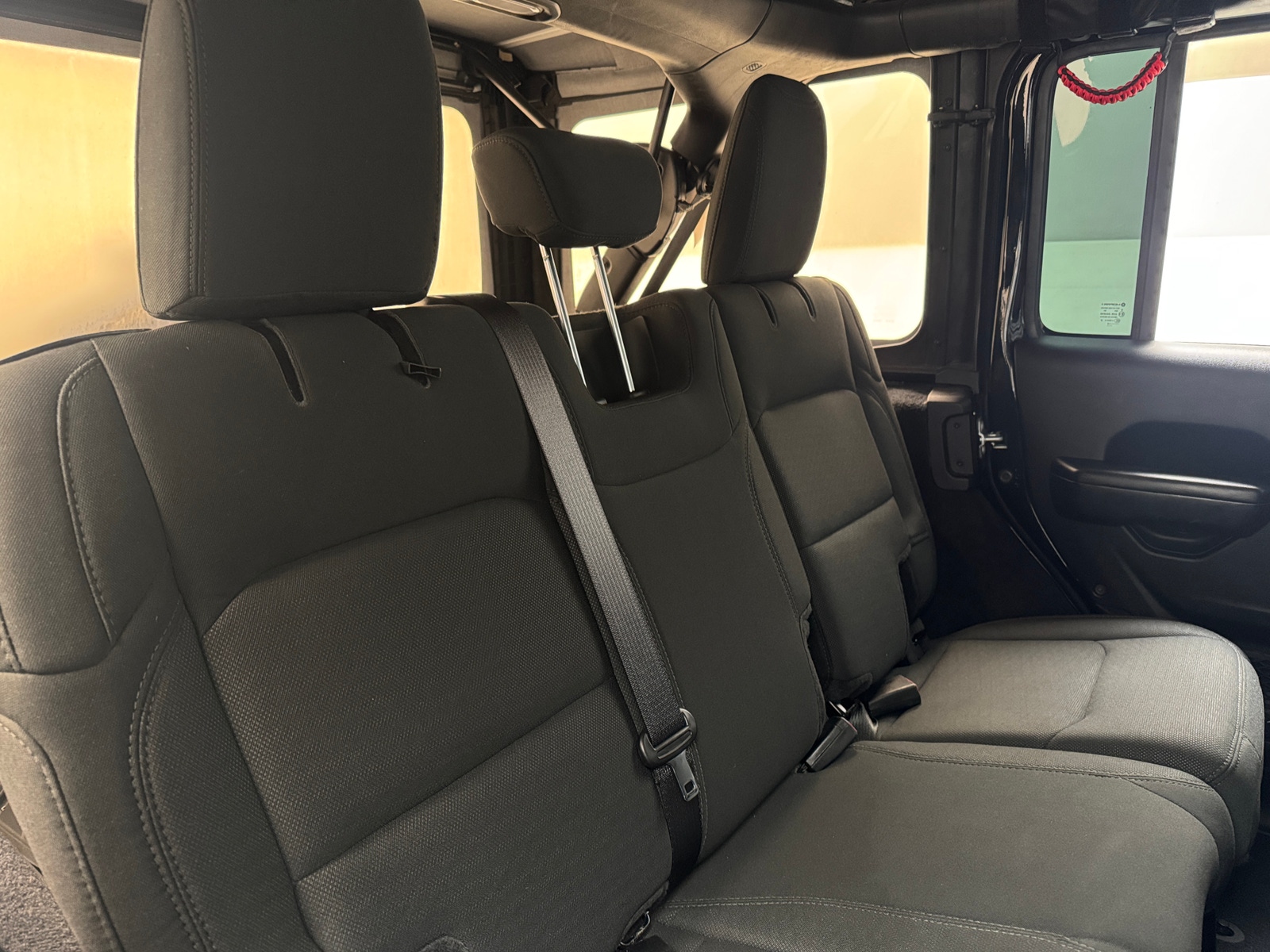 Thumbnail: 2019 Jeep Wrangler - 6