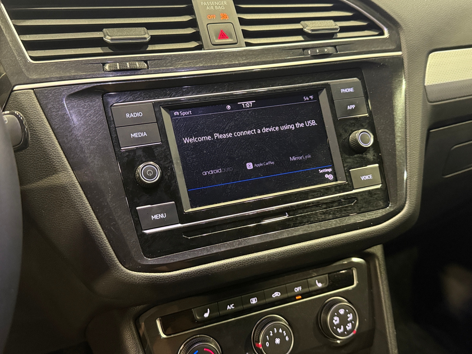 Thumbnail: 2024 Volkswagen Tiguan - 4