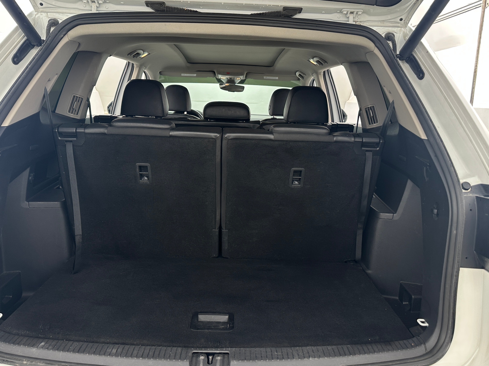 Thumbnail: 2019 Volkswagen Atlas - 6