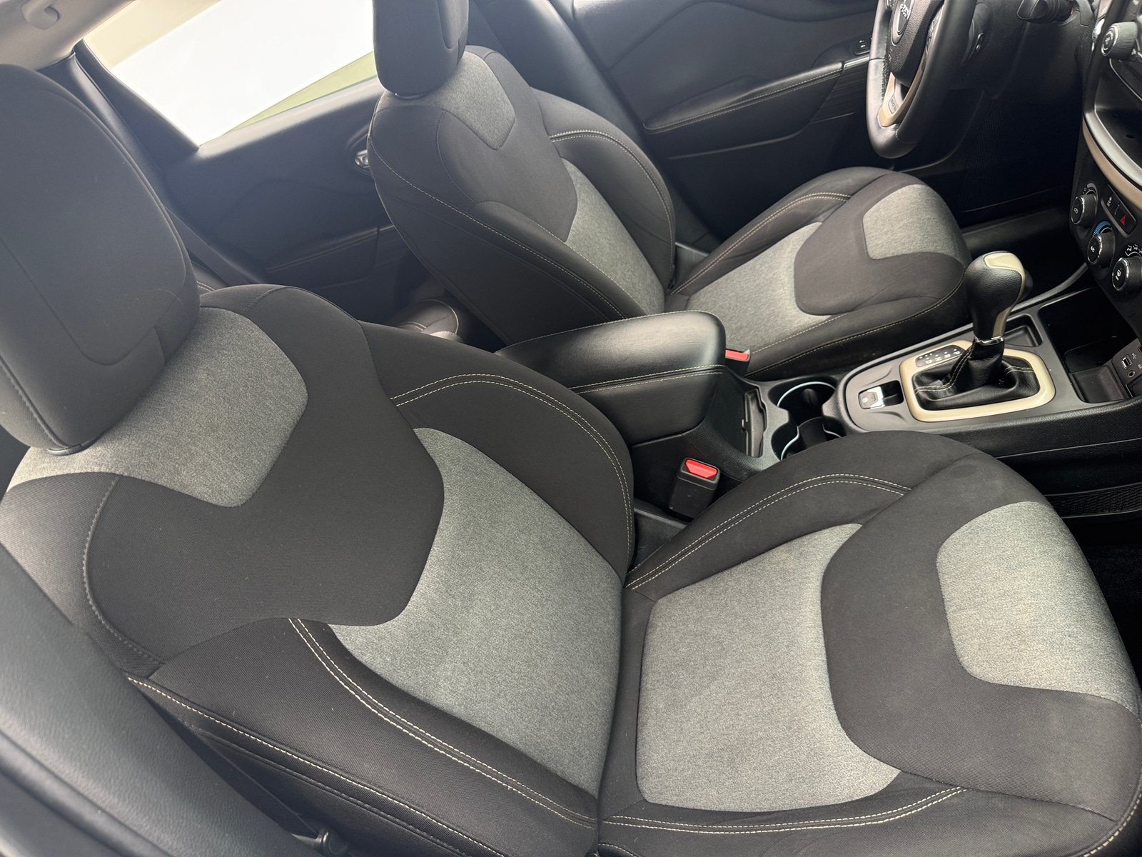 Thumbnail: 2016 Jeep Cherokee - 2